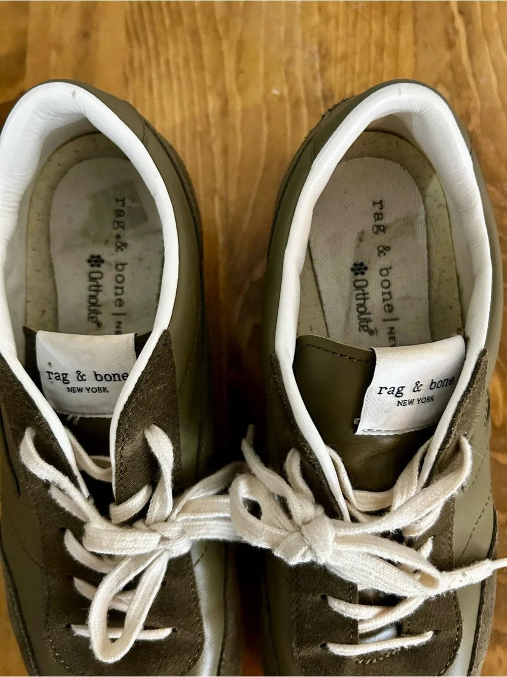 Rag & Bone Retro Runner Slim Sneaker Olive. 40